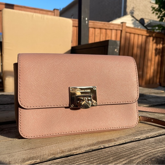 Michael Kors (Tina) Leather Wallet Clutch - Picture 2 of 5